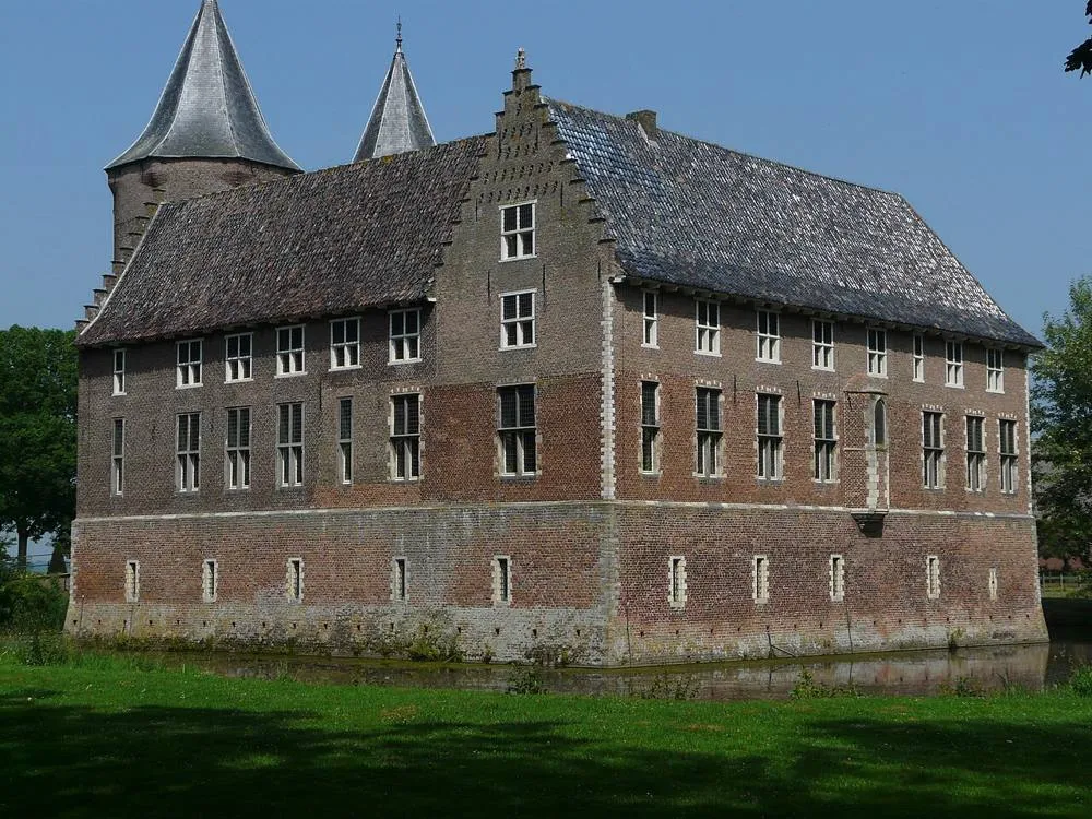 Dussen: P1070447Kasteel van Dussen